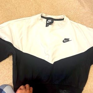 Nike Cropped Sweatshirt
